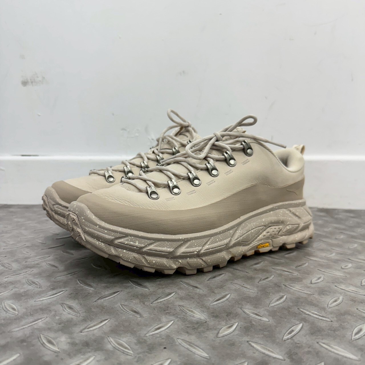 Hoka One One Tor Summit 2 OAT MILK SIZE 28.5CM