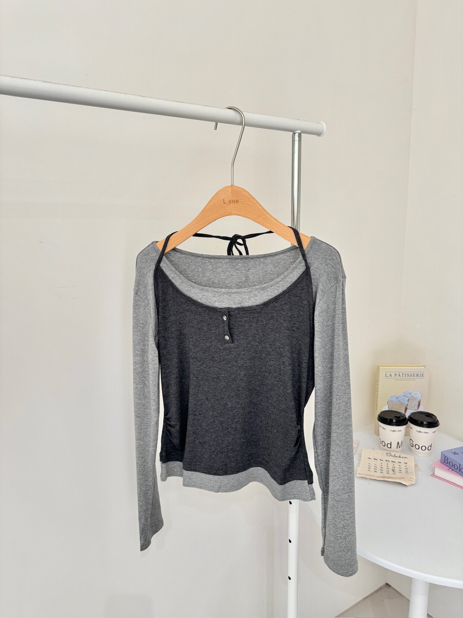 繞脖綁帶撞色上衣