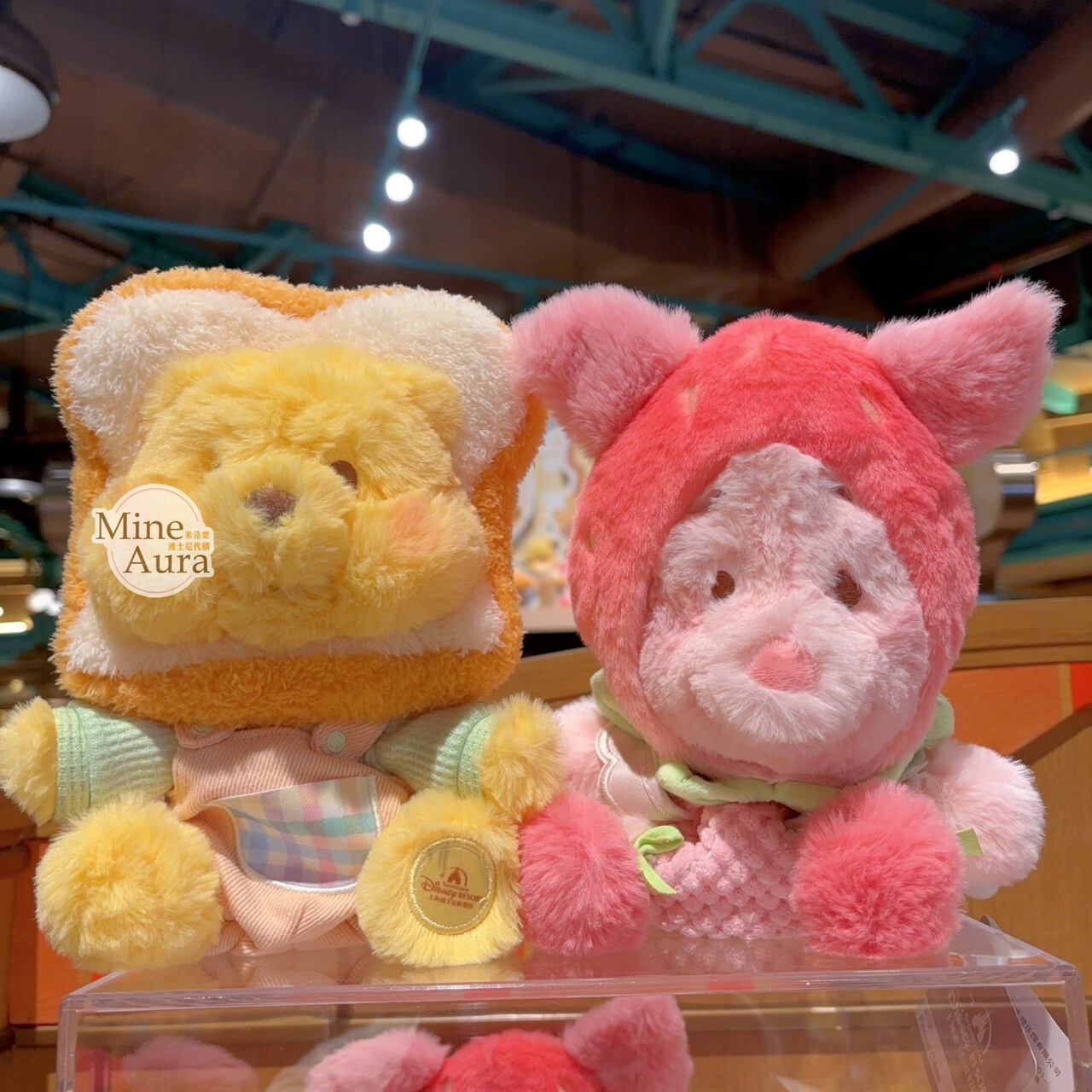 2026 小熊維尼和朋友們 春日野餐系列 小熊維尼 Winnie the Pooh 小豬 皮傑 piglet 立體造型 絨毛 筆袋 收納包 化妝包 -上海迪士尼樂園