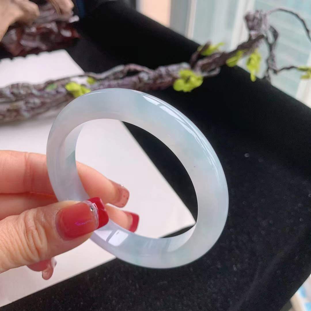 2102629 56.4mm翡翠冰糯淡春彩手鐲 (56-58)