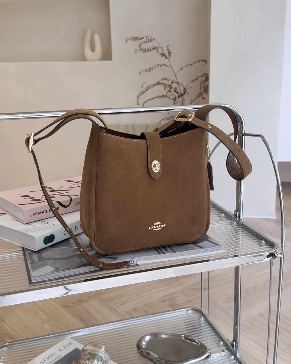 COACH｜HADLEY 25 斜背包 麂皮棕色