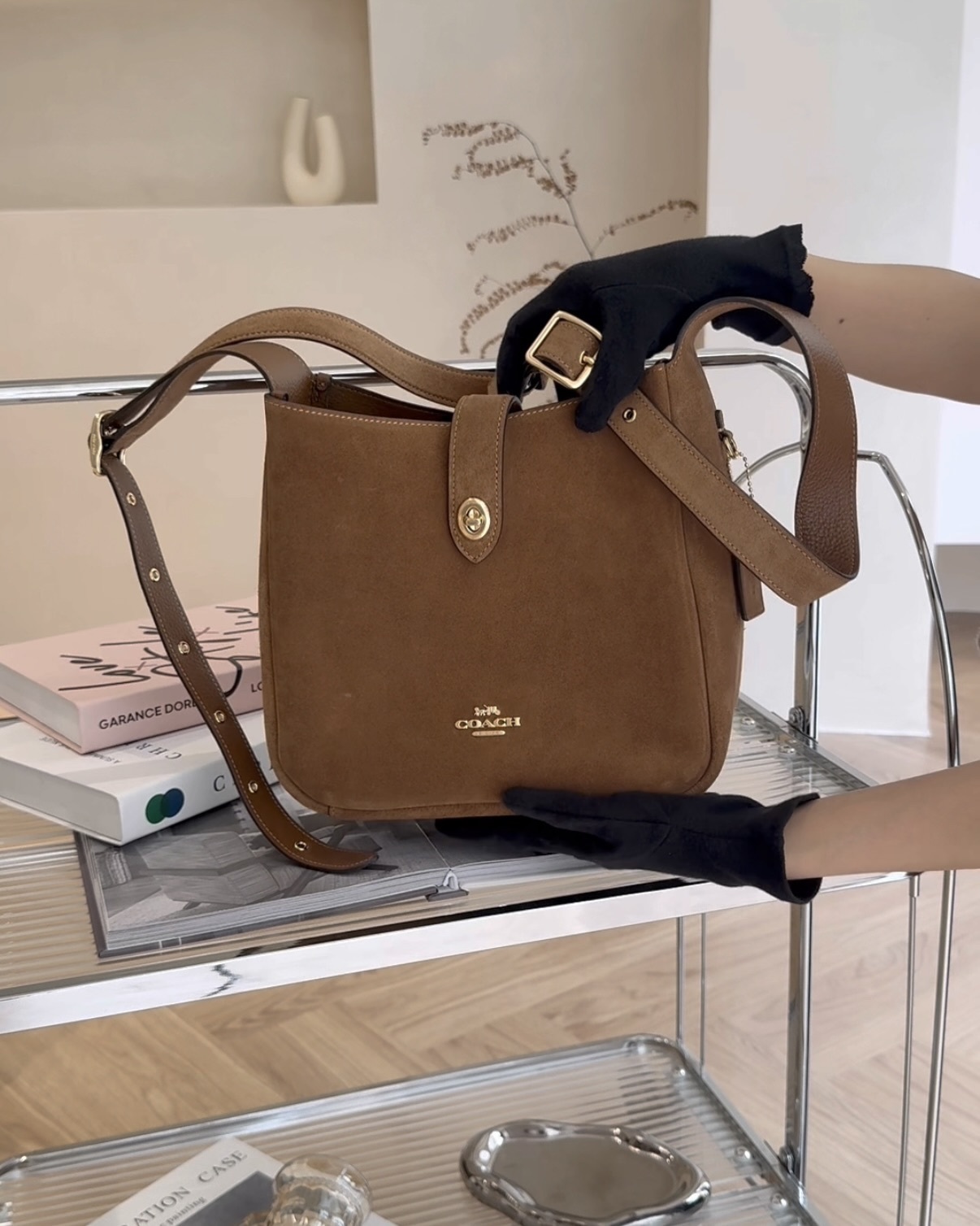 COACH｜HADLEY 25 斜背包 麂皮棕色