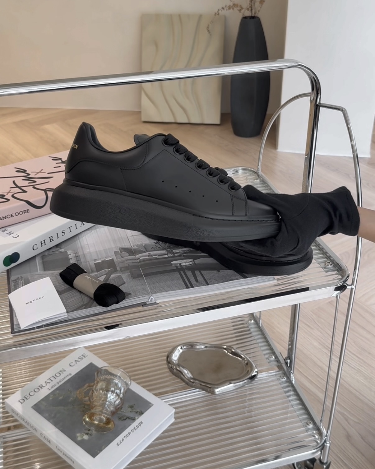 AELXANDER MCQUEEN｜麥坤運動鞋 全黑