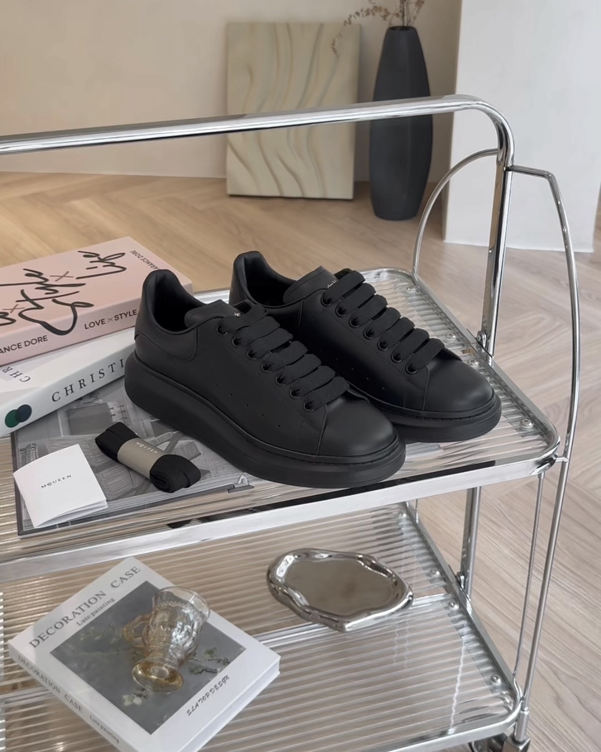 AELXANDER MCQUEEN｜麥坤運動鞋 全黑