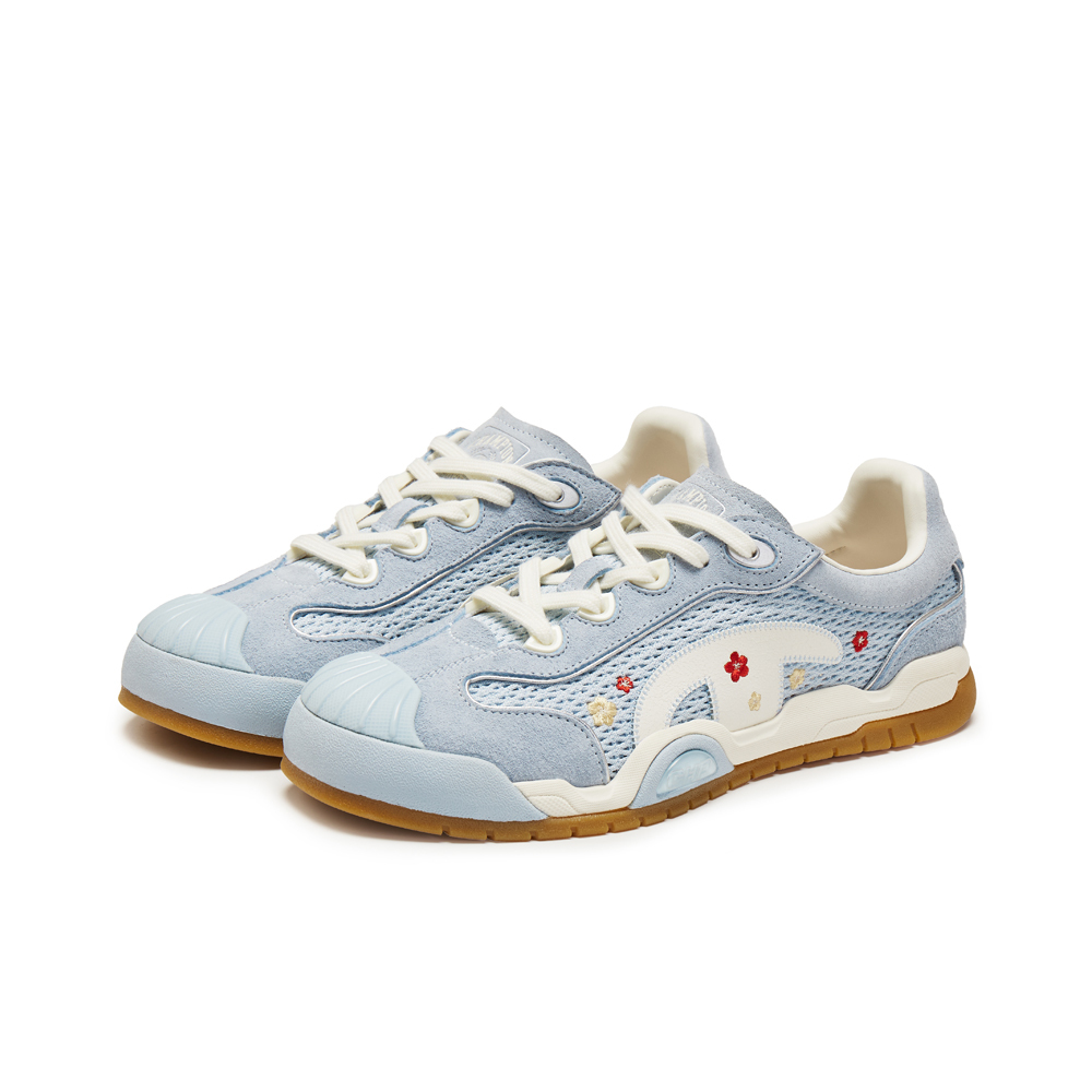 女款-Floral Crown Street 薄底休閒冠貝鞋-清暉藍 /奶白（U6BFCTW17M1）