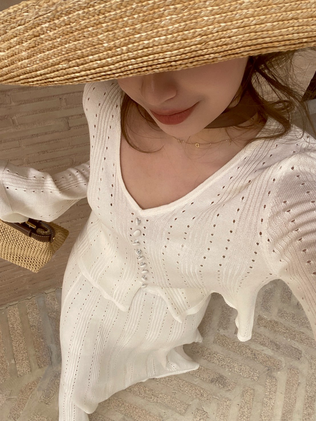 奶油白V領排釦針織上衣+長裙SET-S-L (Elegant & Love)