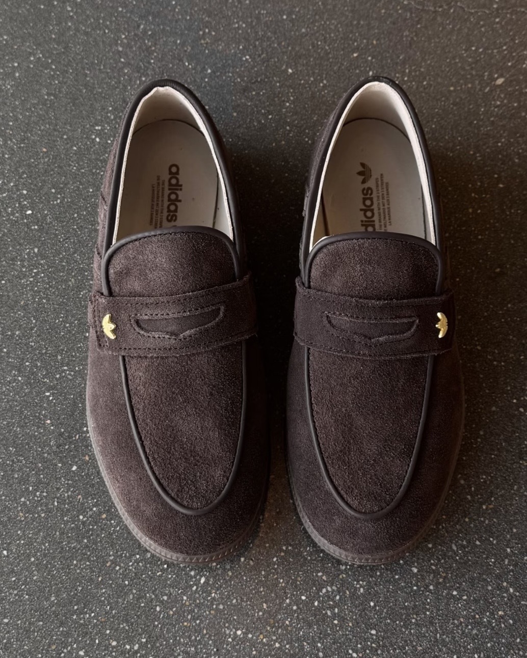 <下單即享7-11免運> ADIDAS HANDBALL SPEZIAL LOAFER 摩卡棕 咖啡色 大地色 樂福鞋 復古 金屬標 三葉草 男女鞋 KJ2533 / 調貨