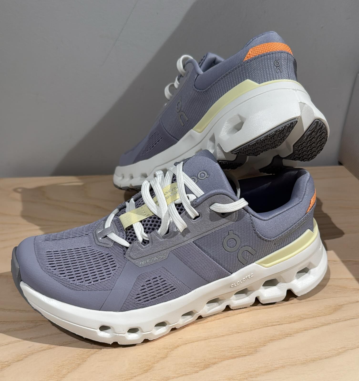 UK-CCG0304-402 (C款)(碼數:36-41,有半碼,除了 39.5)