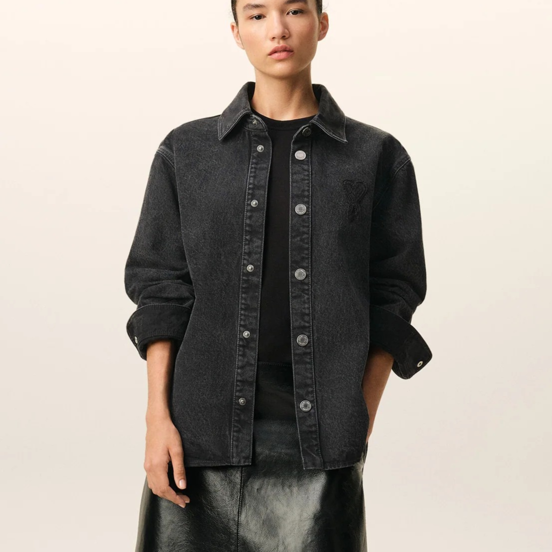 1FF0101-547 [AMI PARIS] Black Cotton Knitted Ami De Coeur Overshirt Grey (SS26) #UJK897.DE0124.031 (C-EU-E)