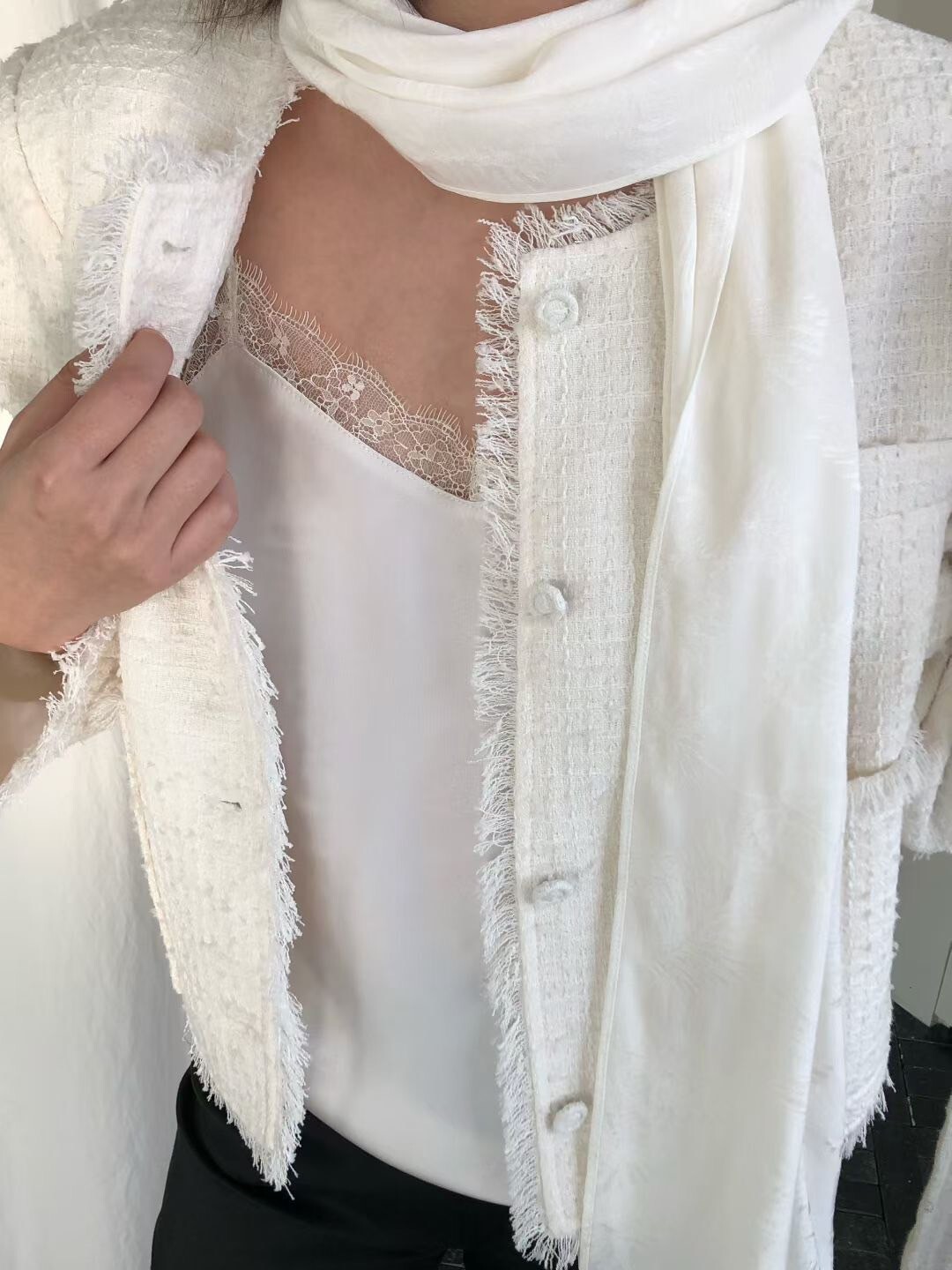 溫柔女子蕾絲滾邊造型細肩帶背心 / 2色