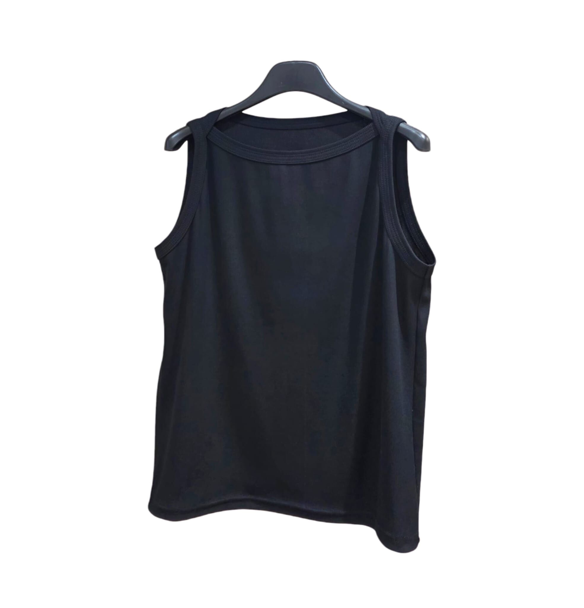 A49 #23370 益力多形坑紋背心 - 黑色