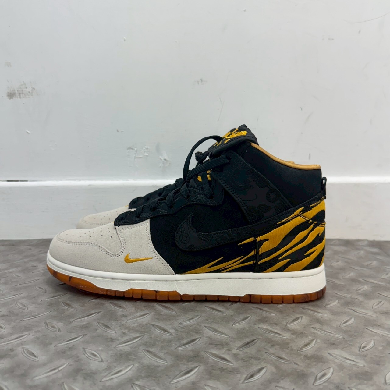 NIKE DUNK HIGH CNY OF TIGER SIZE 28.5CM
