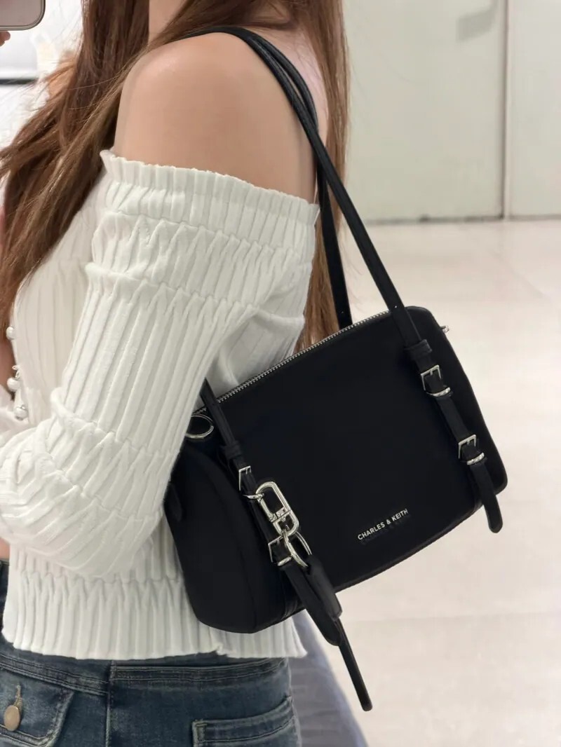 CHARLES & KEITH 小CK LEVY 尼龍 肩背包