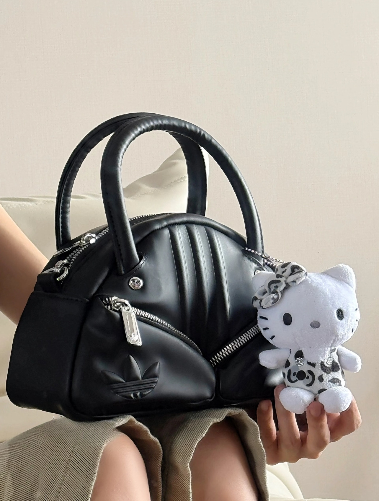 代購-Adidas Originals 三葉草 銀色金屬 單肩手提包 小號 女款 黑色