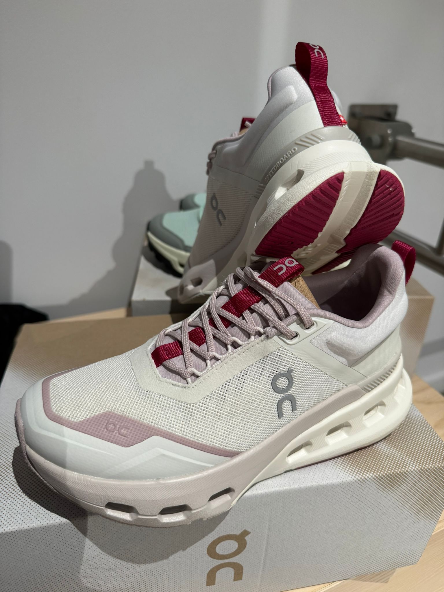 UK-CCG0304-413 (S款)(碼數:37/37.5/38/38.5/39/40)