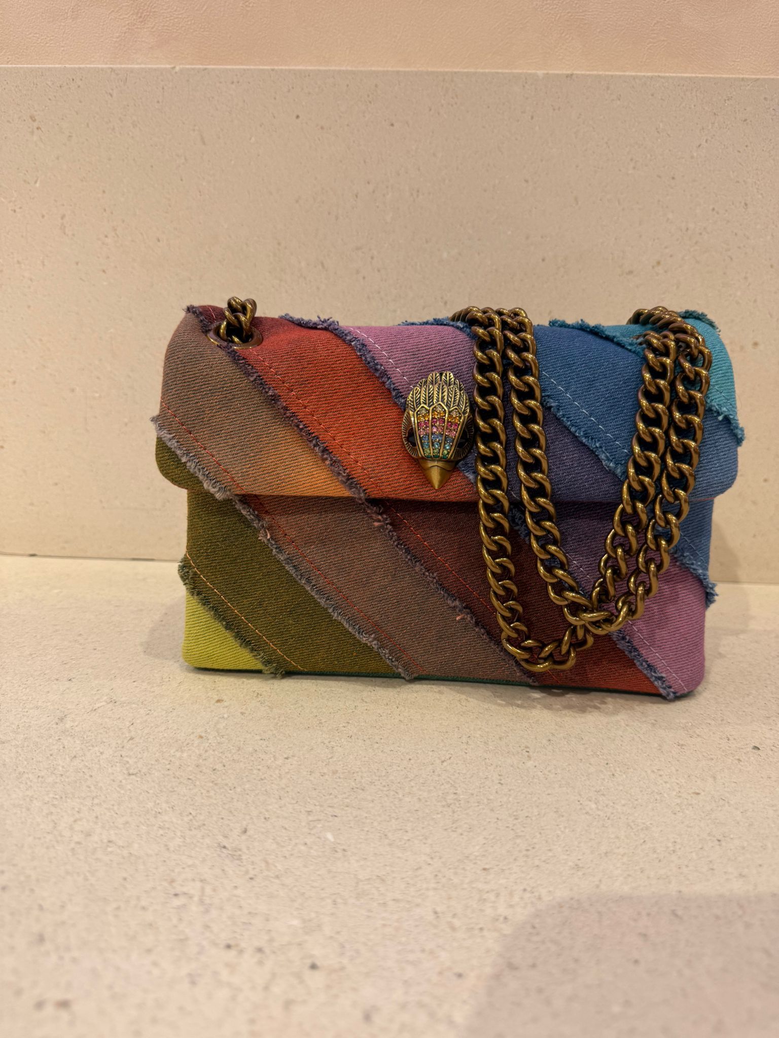 UK-GGG0305-470 (A11)