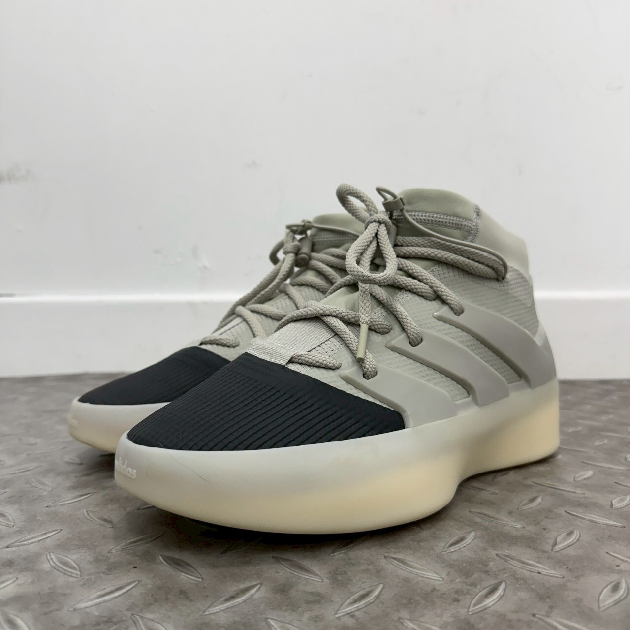 ADIDAS x FEAR OF GOD Athletics I Basketball SIZE 28CM