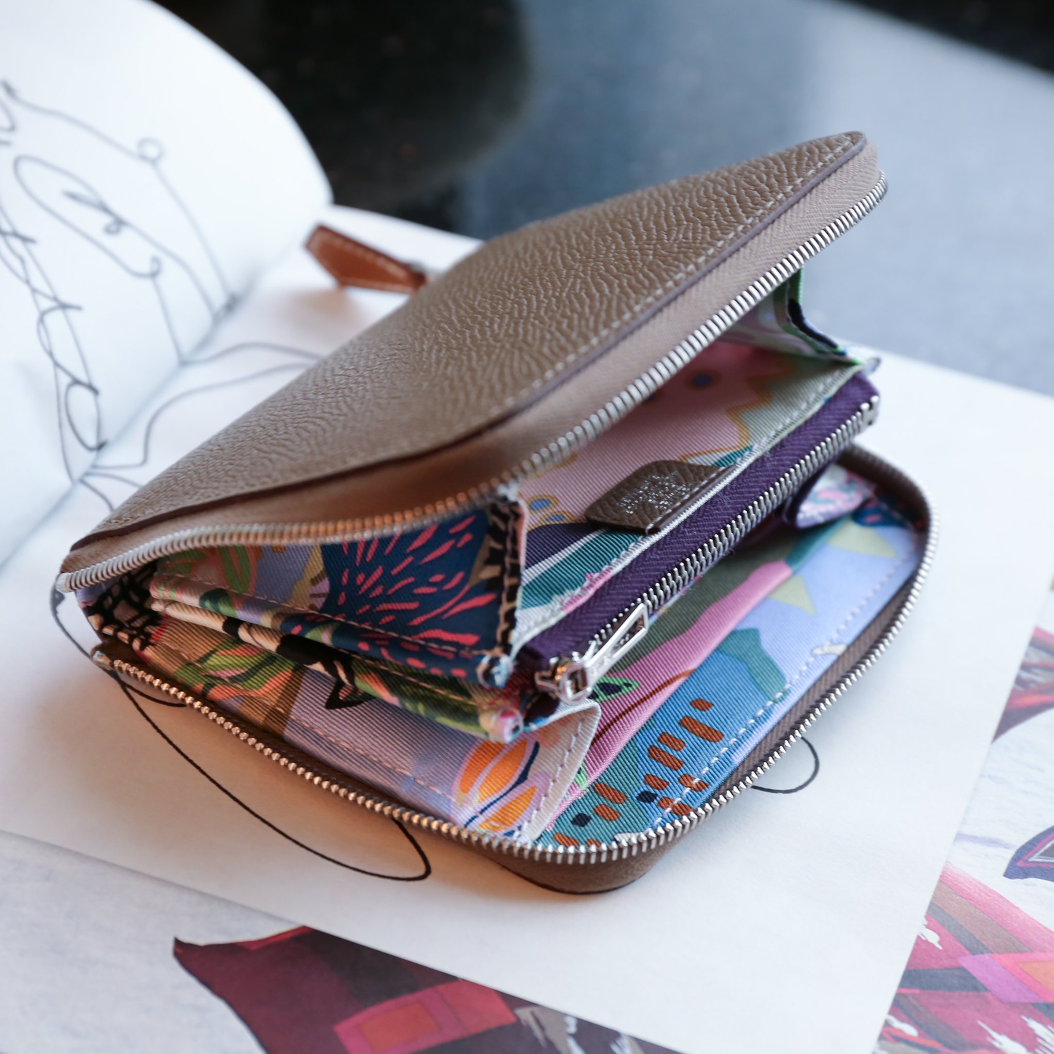 Hermès Silk'In Compact wallet (Etoupe Color Epsom Leather)