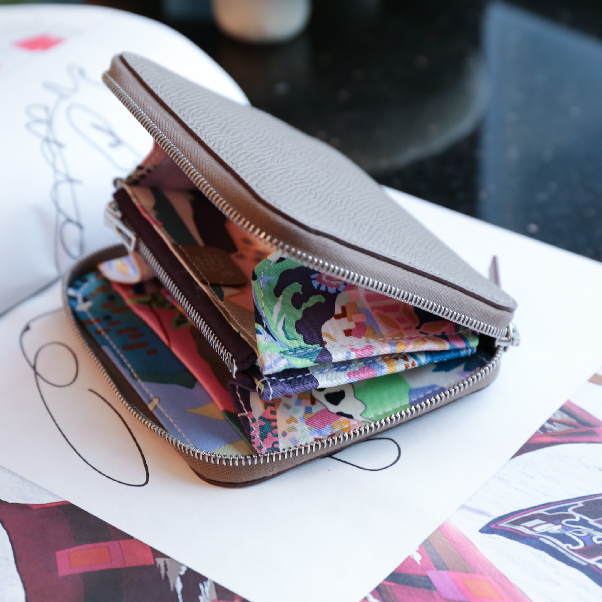 Hermès Silk'In Compact wallet (Etoupe Color Epsom Leather)