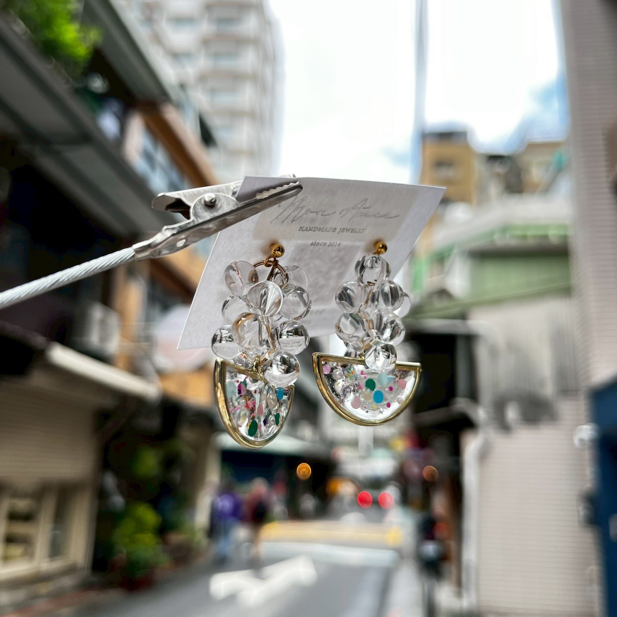 [Mon Amie] 透明串珠彩石半圓耳環 | NO.52 | 耳針