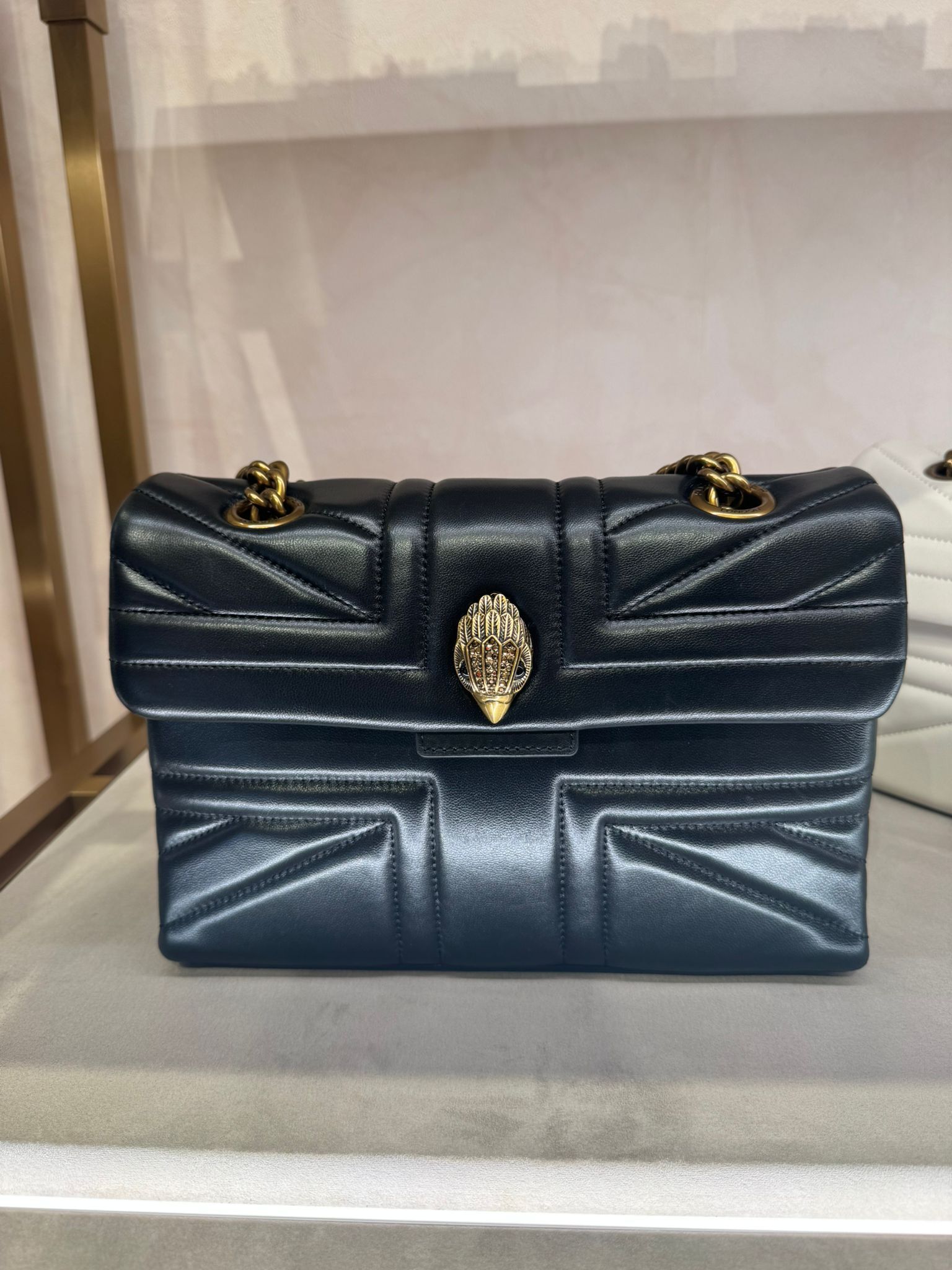 UK-GGG0305-492 (A33)