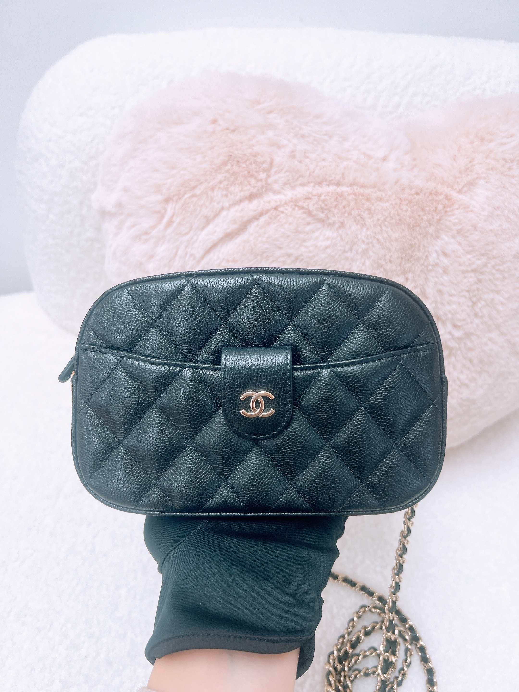Chanel camera bag / woc (black caviar GHW)