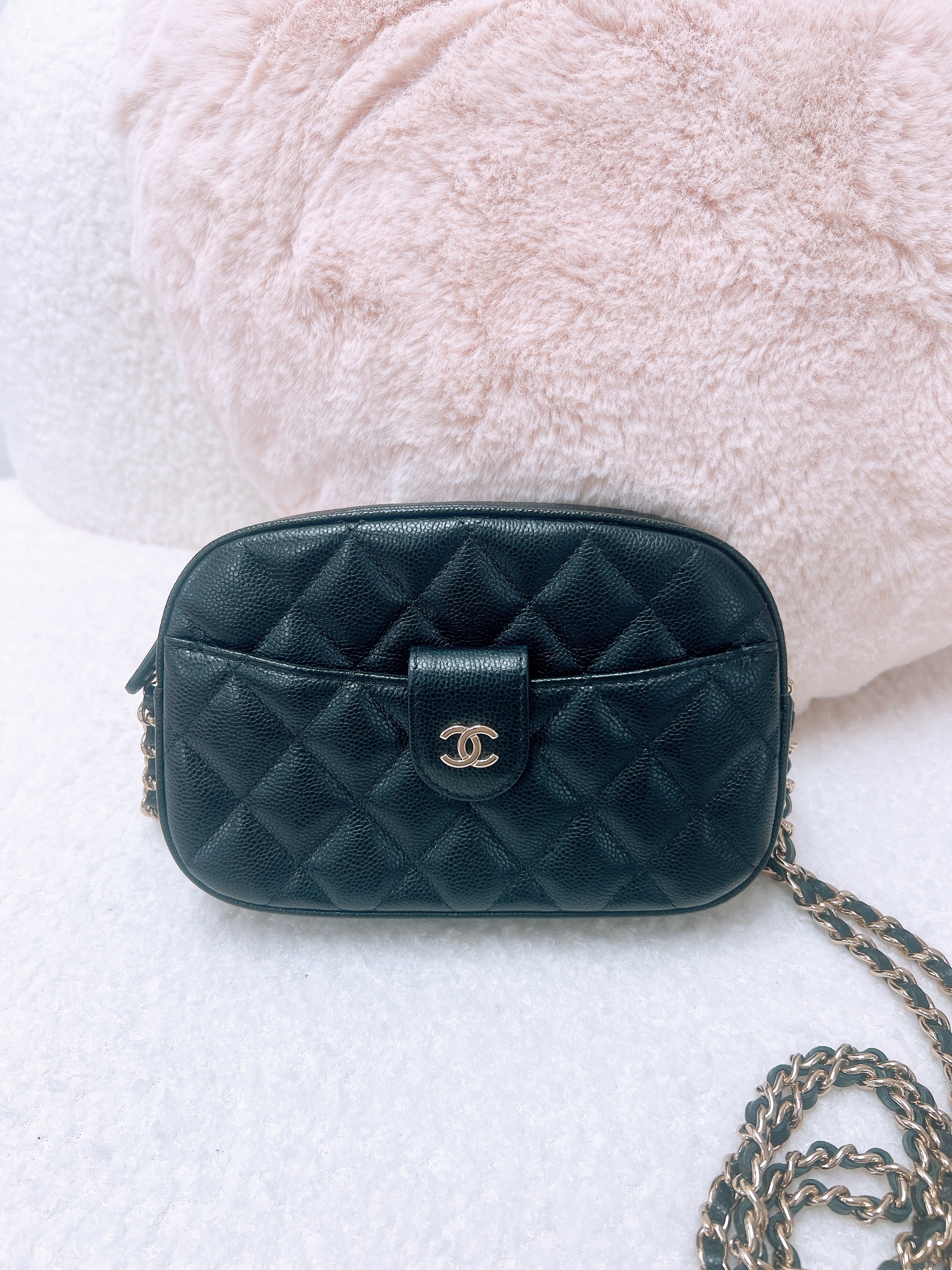 Chanel camera bag / woc (black caviar GHW)