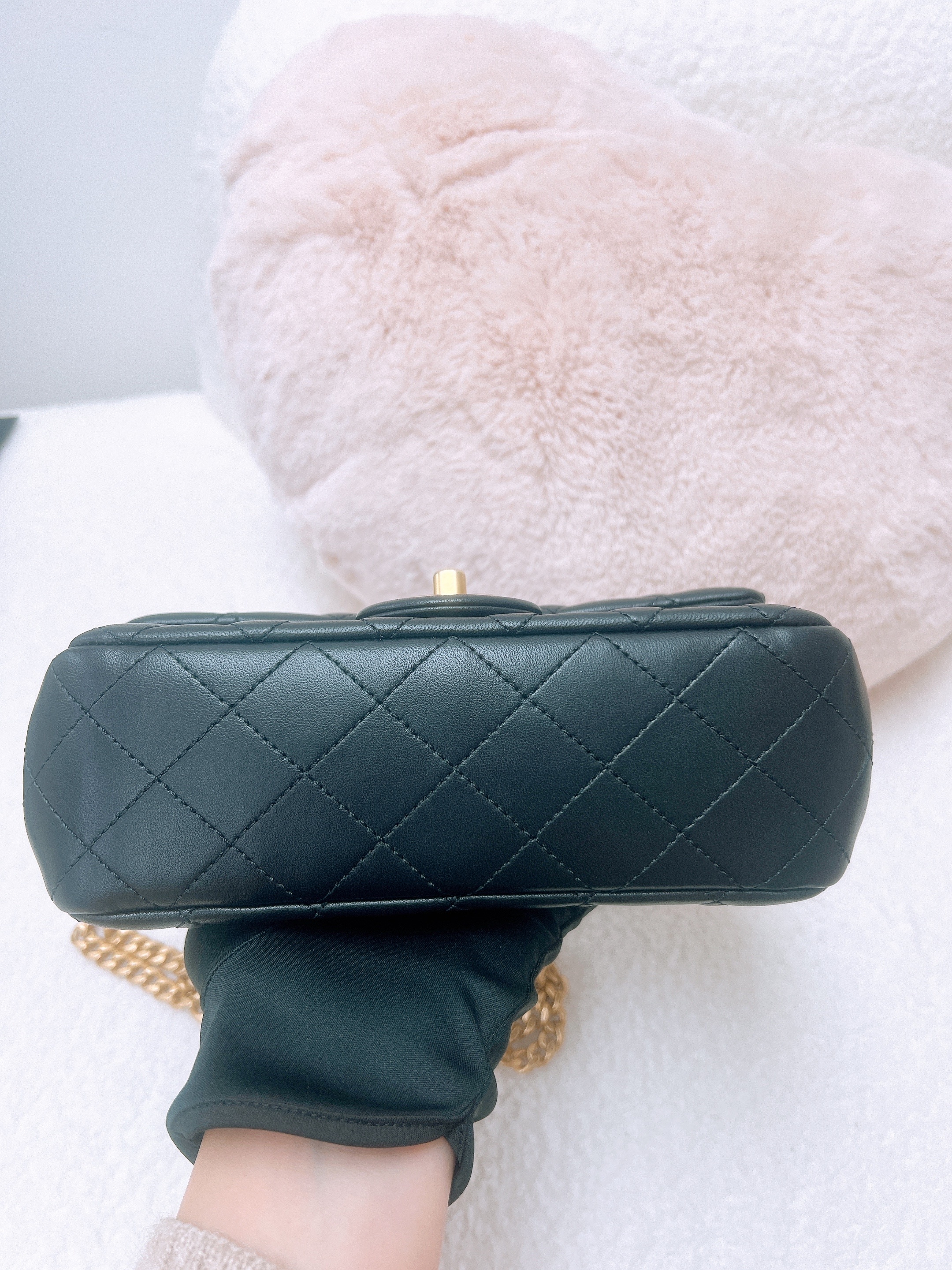 *Unused* Chanel mini classic flap cf 20 with camellia adjustable chain (black GHW)