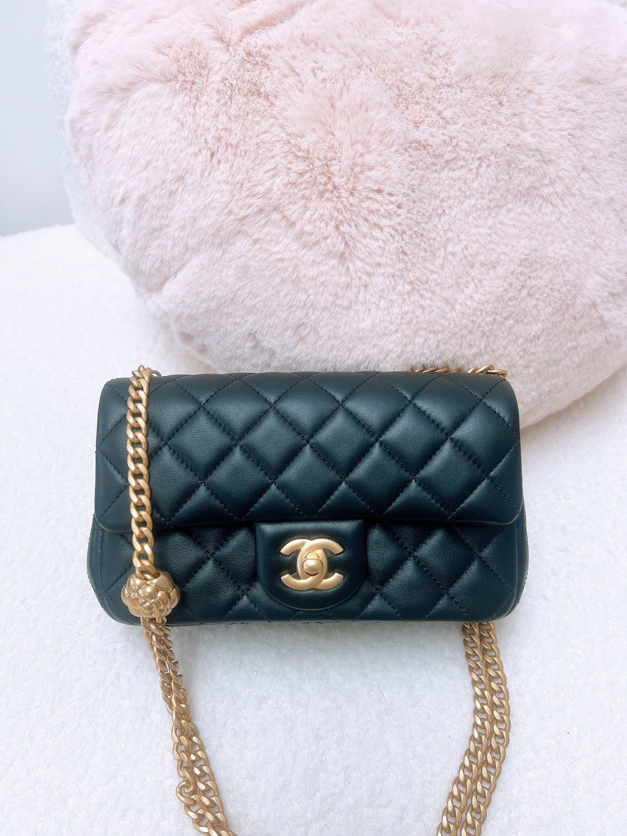 *Unused* Chanel mini classic flap cf 20 with camellia adjustable chain (black GHW)