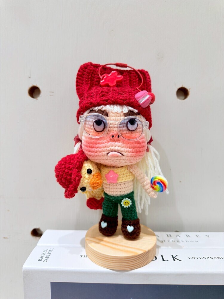 紅色大顆毛球毛帽醜娃吊飾-46號『約22-23cm』