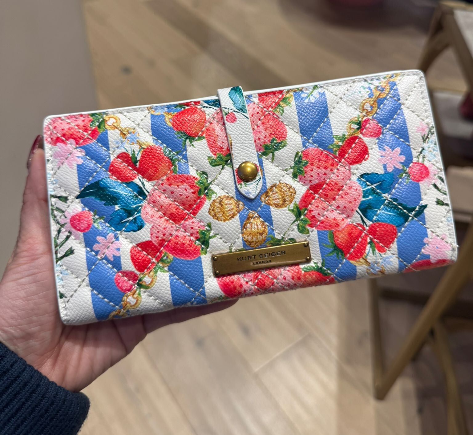 UK-GGG0305-502 (A43)