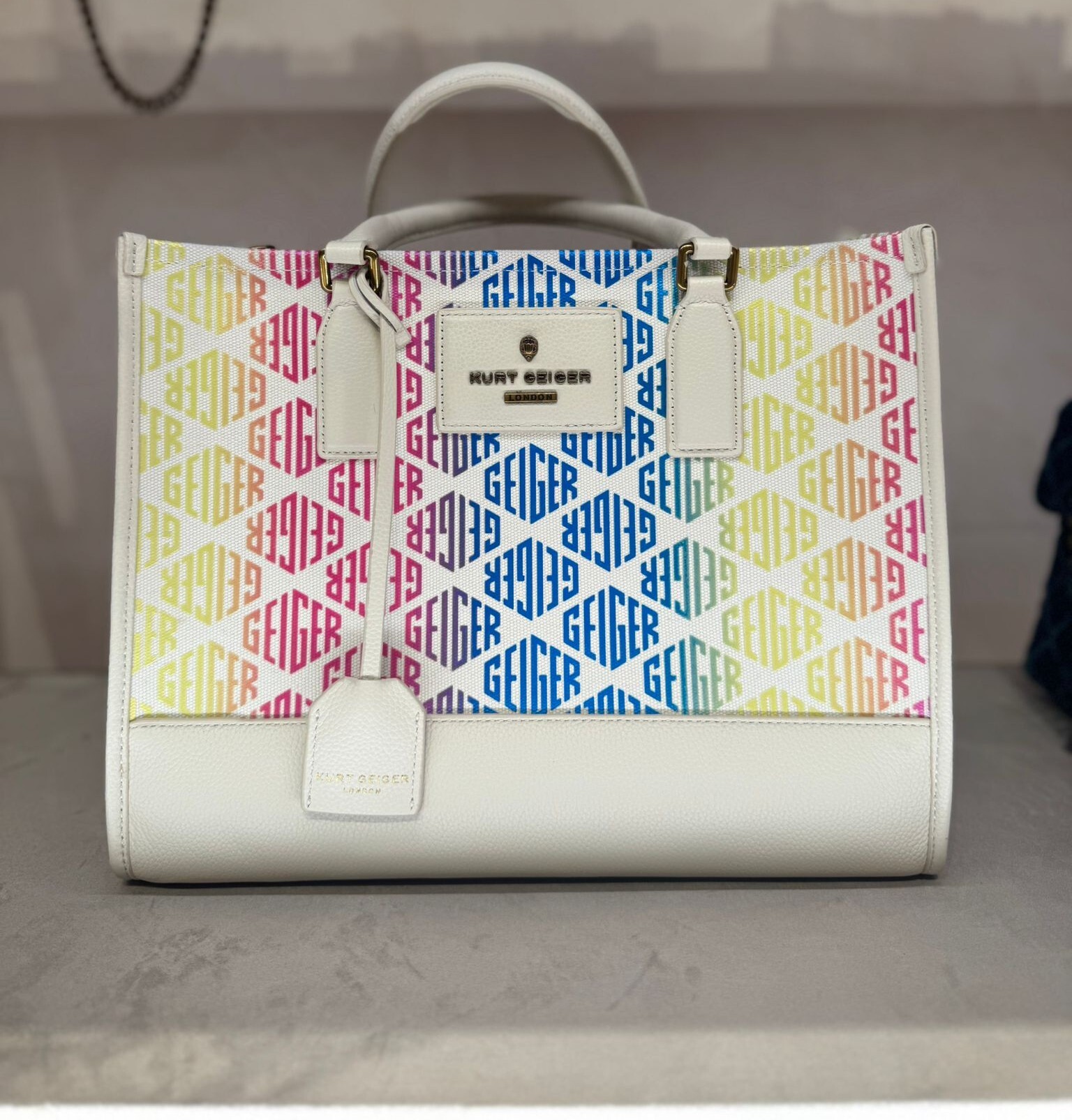 UK-GGG0305-508 (A49)