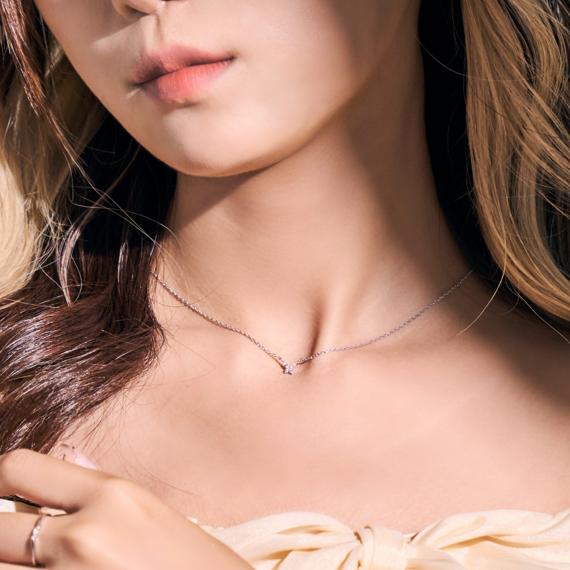 精緻優雅的輕珠寶款蝴蝶純銀項鍊