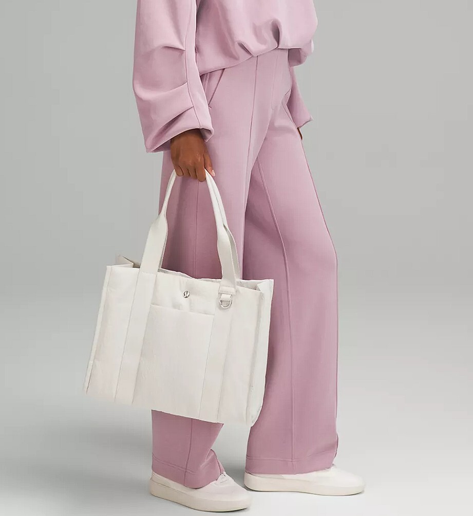 [17/3截] Lululemon Boxy Tote Bag 10L (此為預訂商品，如同一訂單中有其他現貨商品，現貨商品會安排先行寄出。)