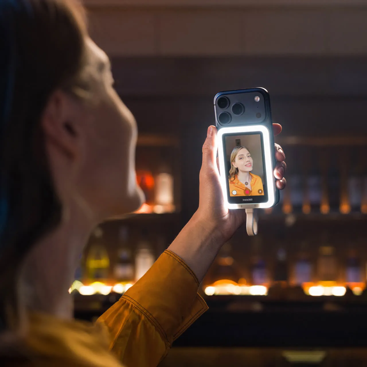 Insta360 Snap 手機自拍屏（後置主鏡即時預覽）