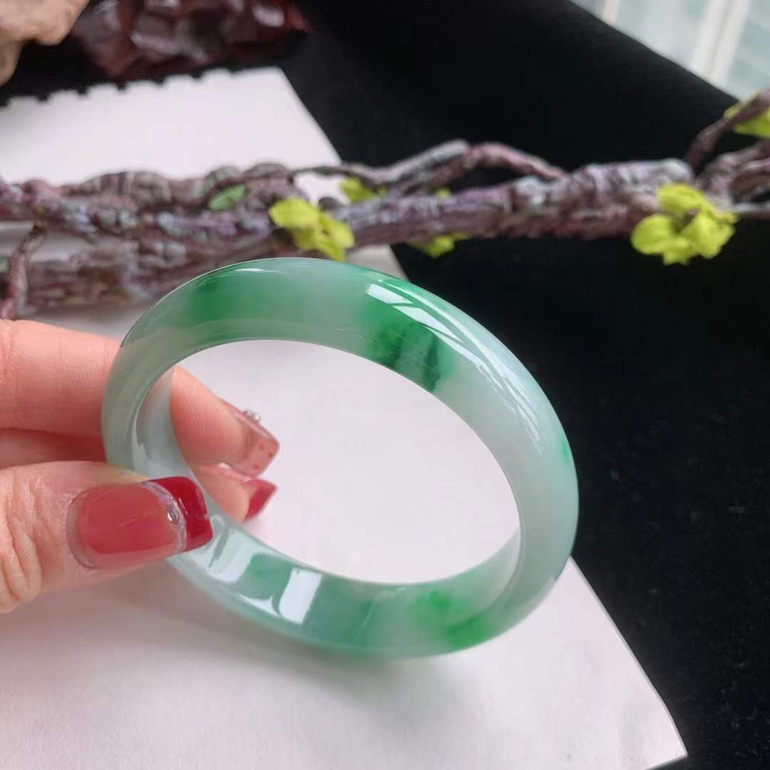 2102631 57mm翡翠冰糯飄陽綠手鐲 (56-58)