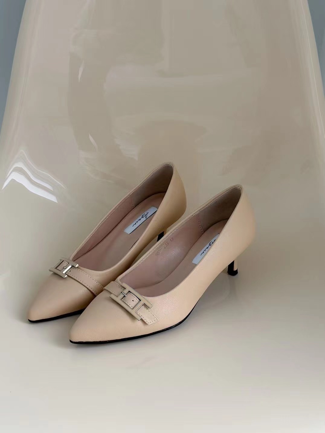 ASK 春季新款  真皮帶扣裝飾中跟鞋 9029