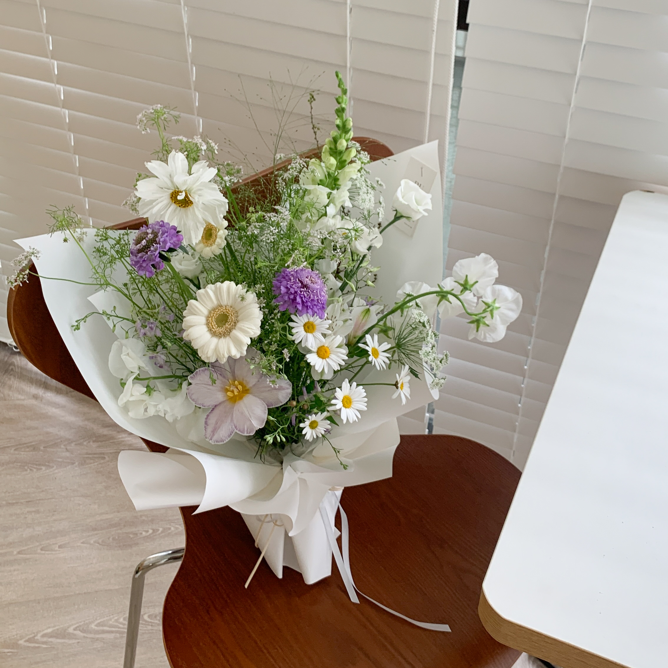 紫紗漫舞-白紫色系綜合鮮花花束