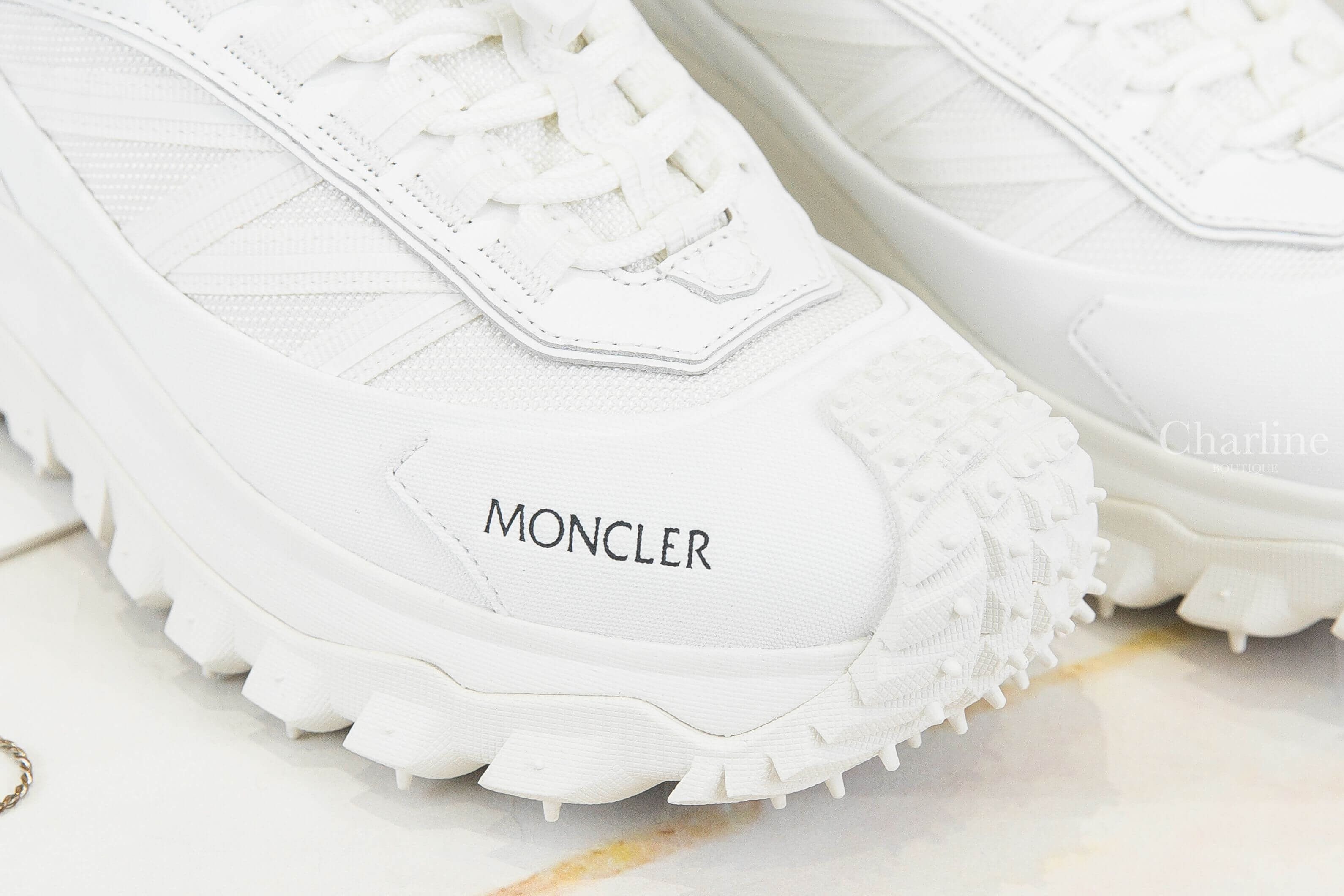 Moncler Trailgrip Gtx Trainers 白色皮革拼尼龍黑字運動鞋