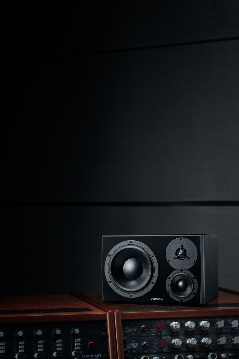 Dynaudio LYD 48 Black