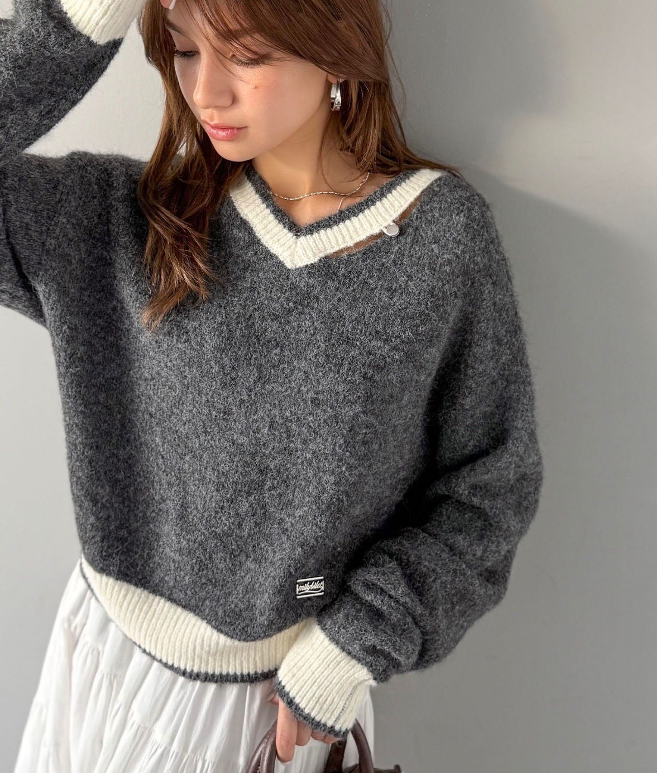 【預購】JN030612 mily bilet 配色 V 領與撞色羅紋針織上衣