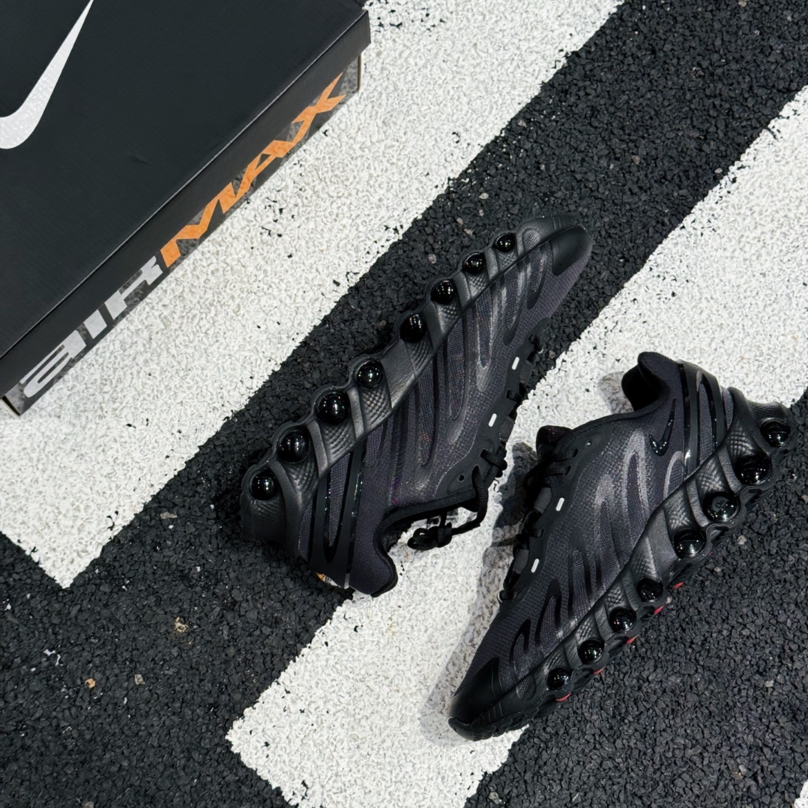 NIKE AIR MAX DN8 全黑 氣墊 FQ7860-002