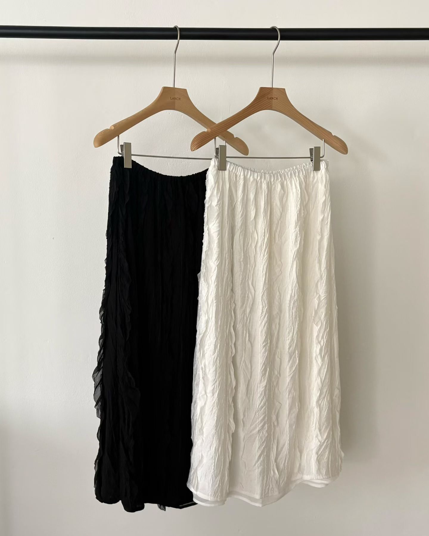 PE6010 微皺壓花長裙