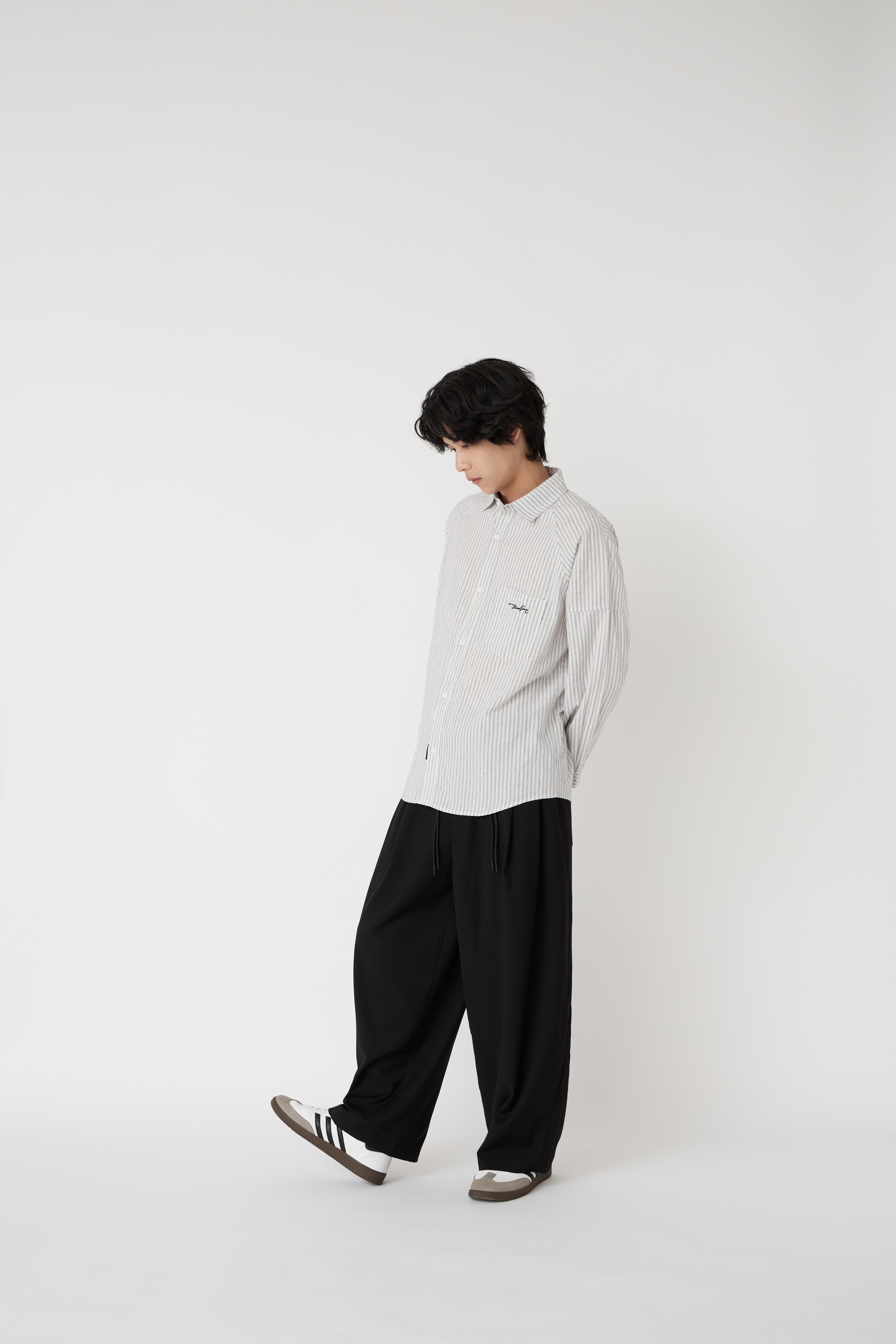 NOIR 日系豎條紋刺繡襯衫