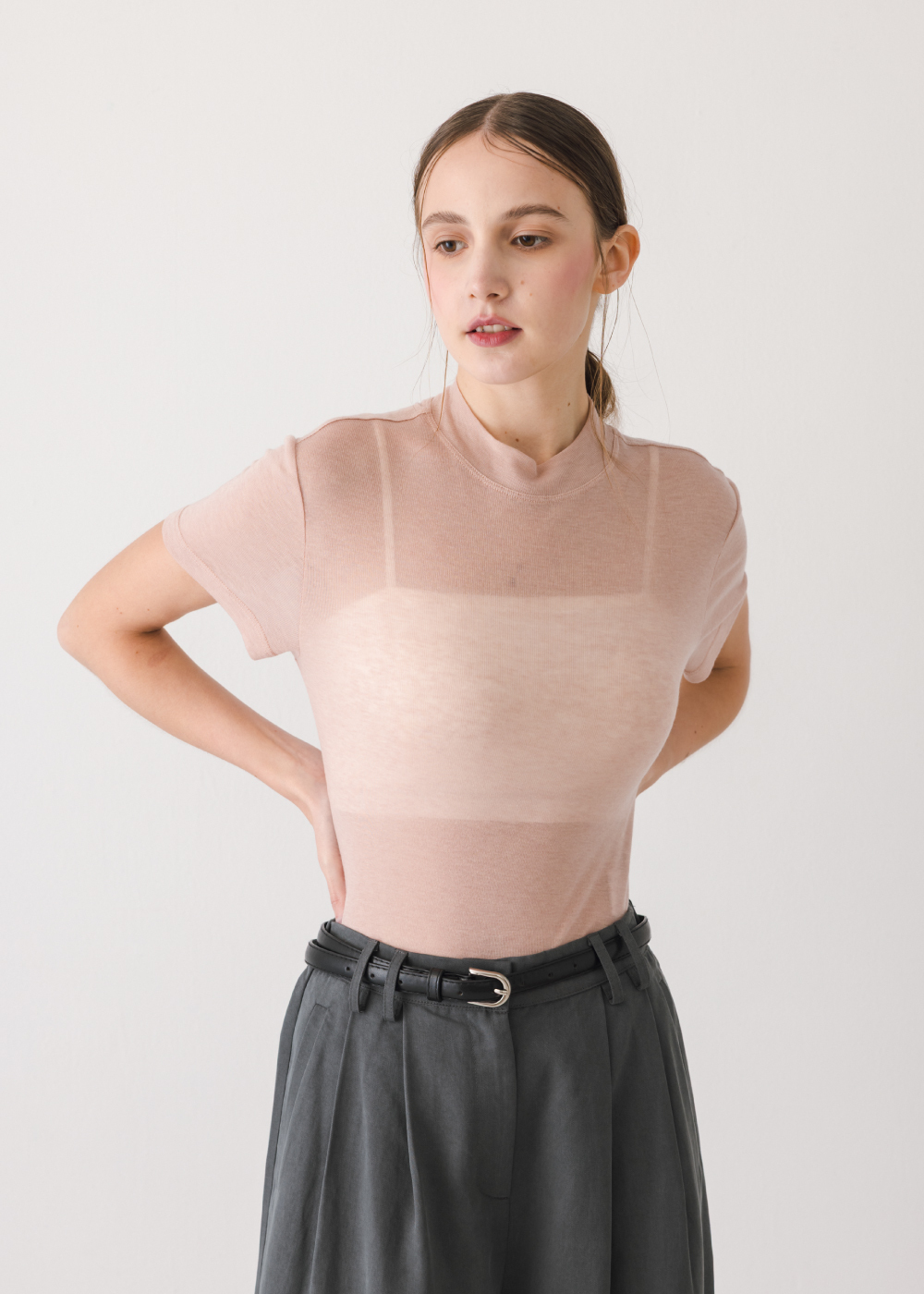 萊賽爾羊毛透膚立領上衣