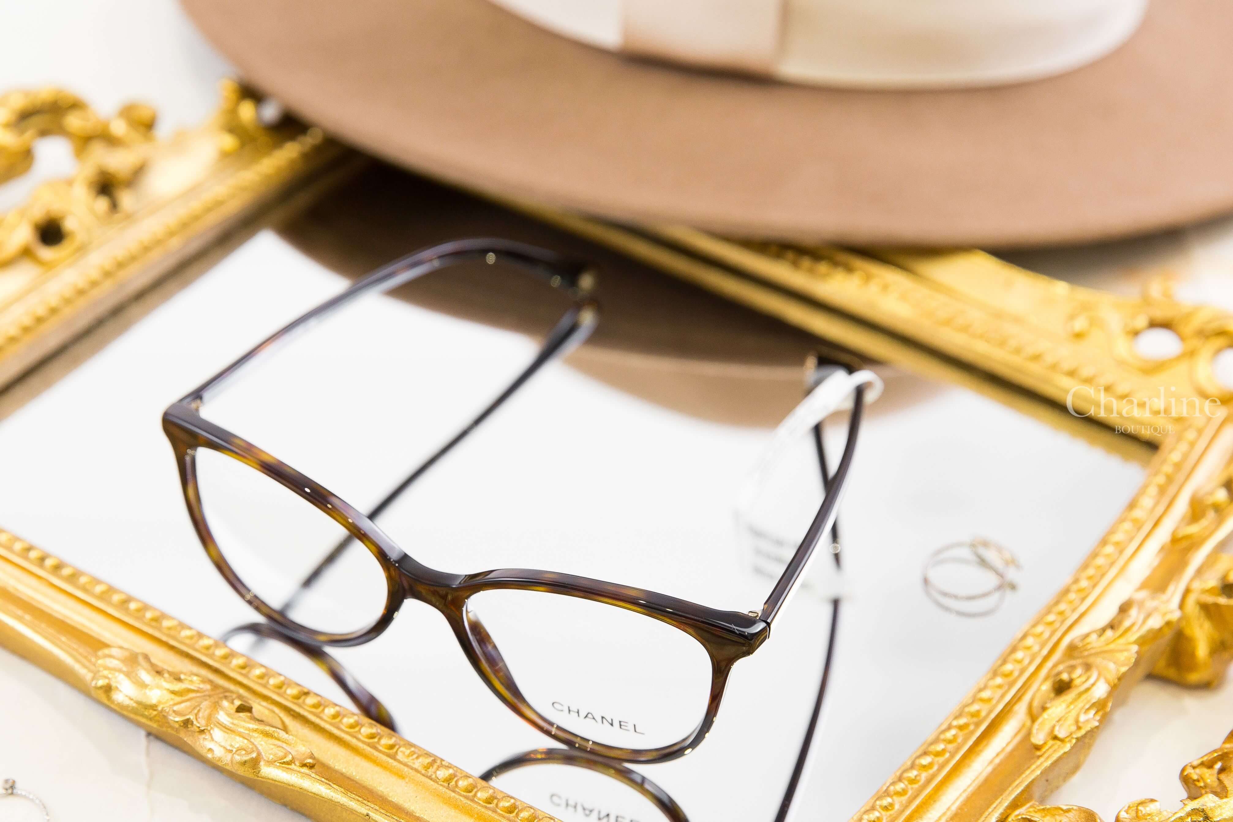 Chanel Butterfly Eyeglasses 深棕色玳瑁蝴蝶形側邊金色 Logo 鏡腳透明圓型CC平光眼鏡-Charline Boutique 精品代購