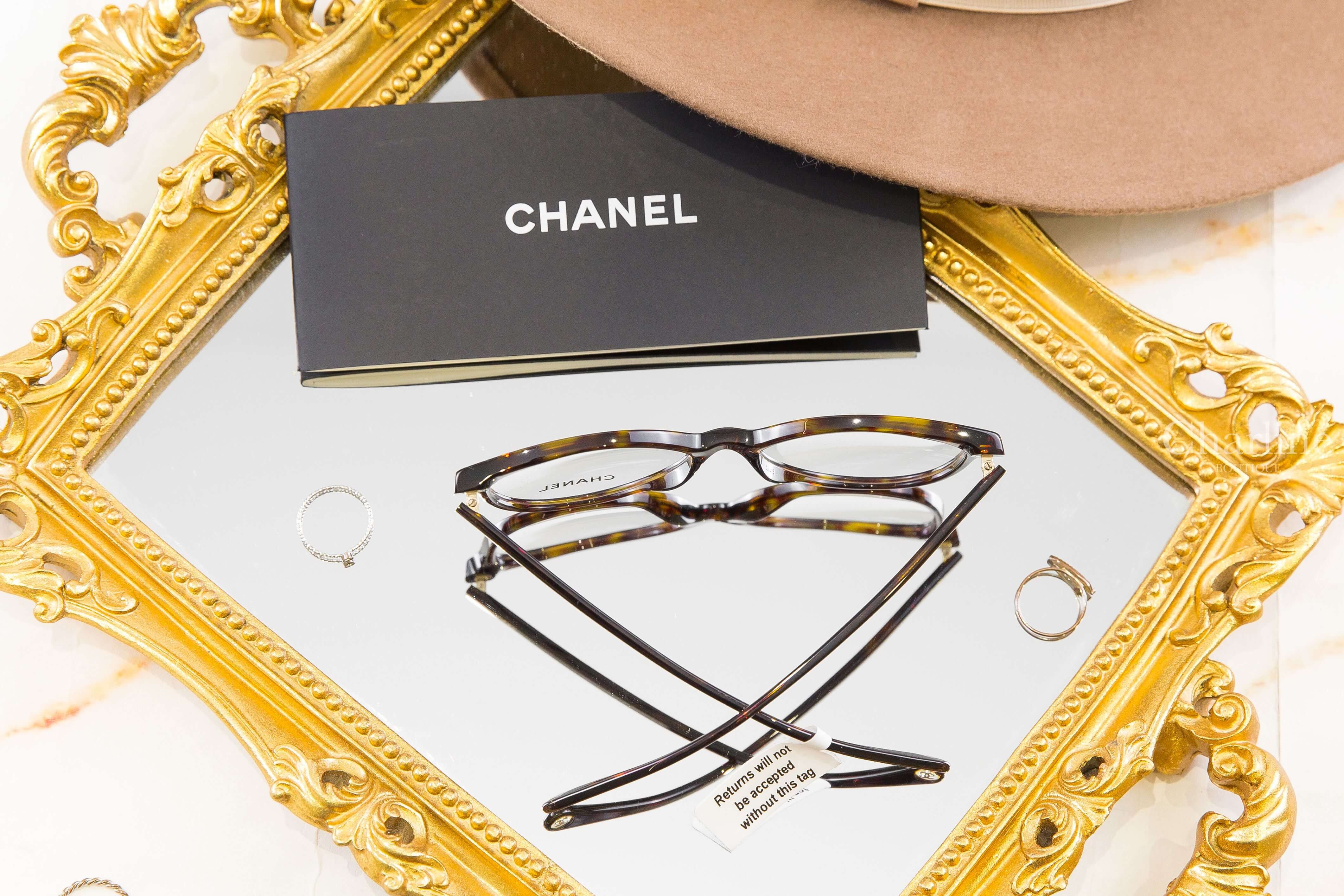 Chanel Butterfly Eyeglasses 深棕色玳瑁蝴蝶形側邊金色 Logo 鏡腳透明圓型CC平光眼鏡-Charline Boutique 精品代購