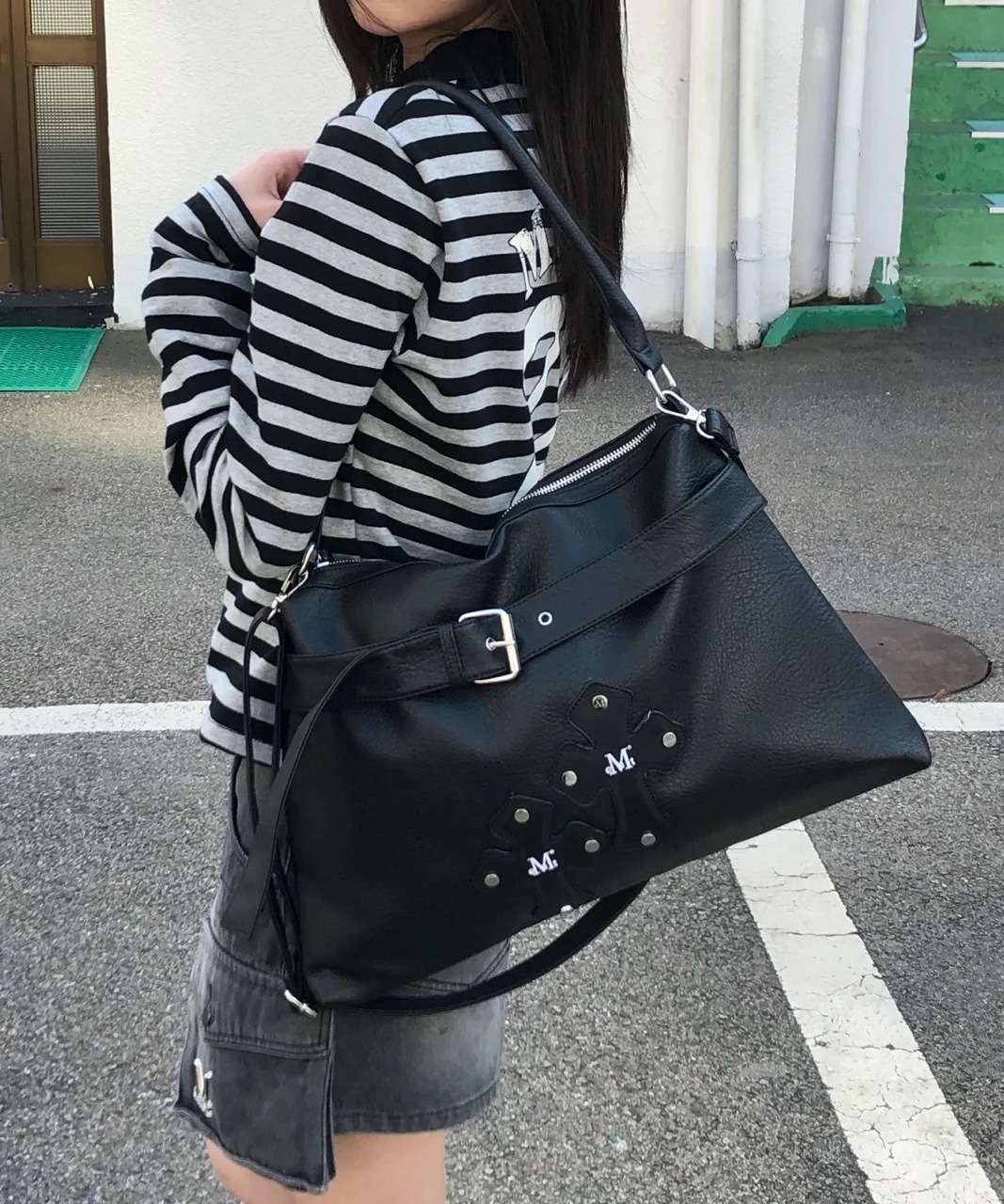 韓國限定🇰🇷 MUCENT RAZ CROSS LEATHER PATCH BELTED SHOUDLER BAG 手提包 單肩包 側背包 歌德風 十字架 / 預購