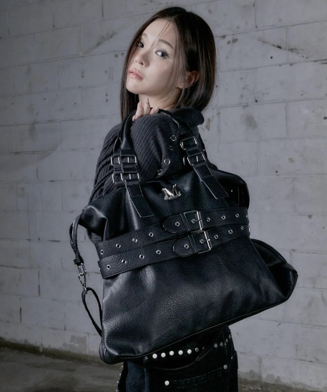 韓國限定🇰🇷 MUCENT COR FRONT DOUBLE BELTED LEATHER TOTE BAG 手提包 單肩包 側背包 金屬感 腰帶 皮帶 / 預購