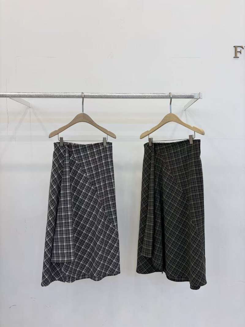 FP6005 人造絲後鬆緊不規則格紋半身裙